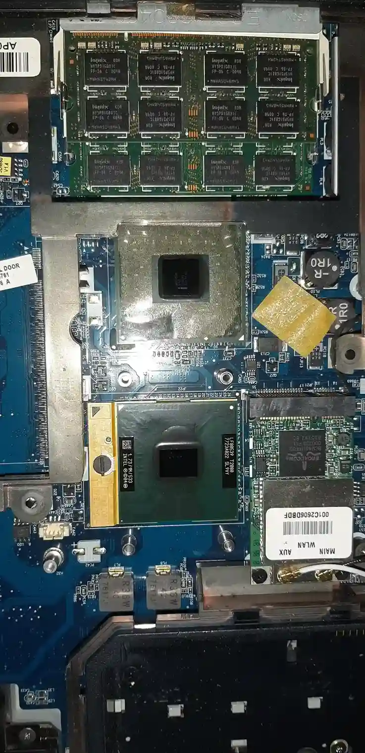 Image de ACER installation SSD <br><br> Nettoyage - pâte thermique