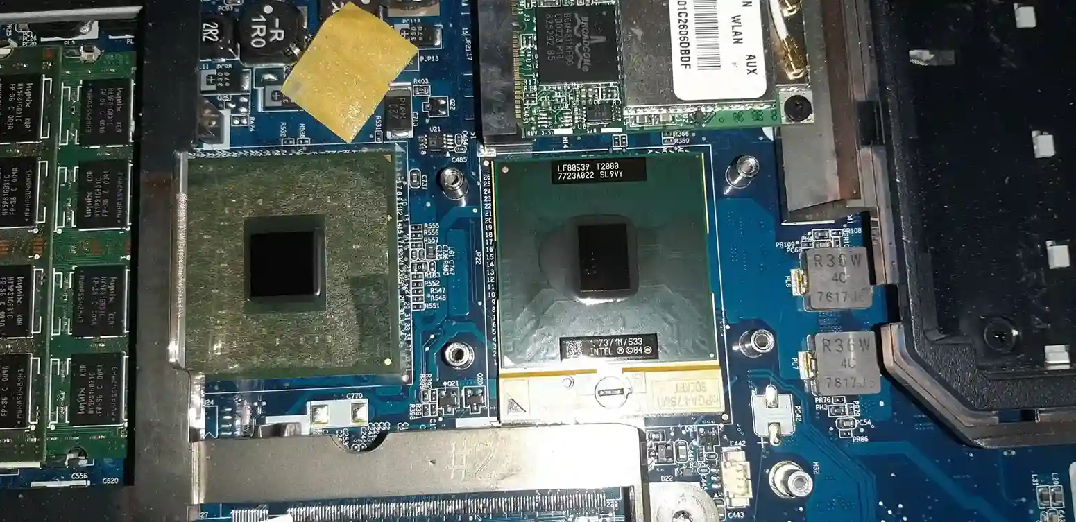 Image de ACER installation SSD <br><br> Nettoyage - pâte thermique