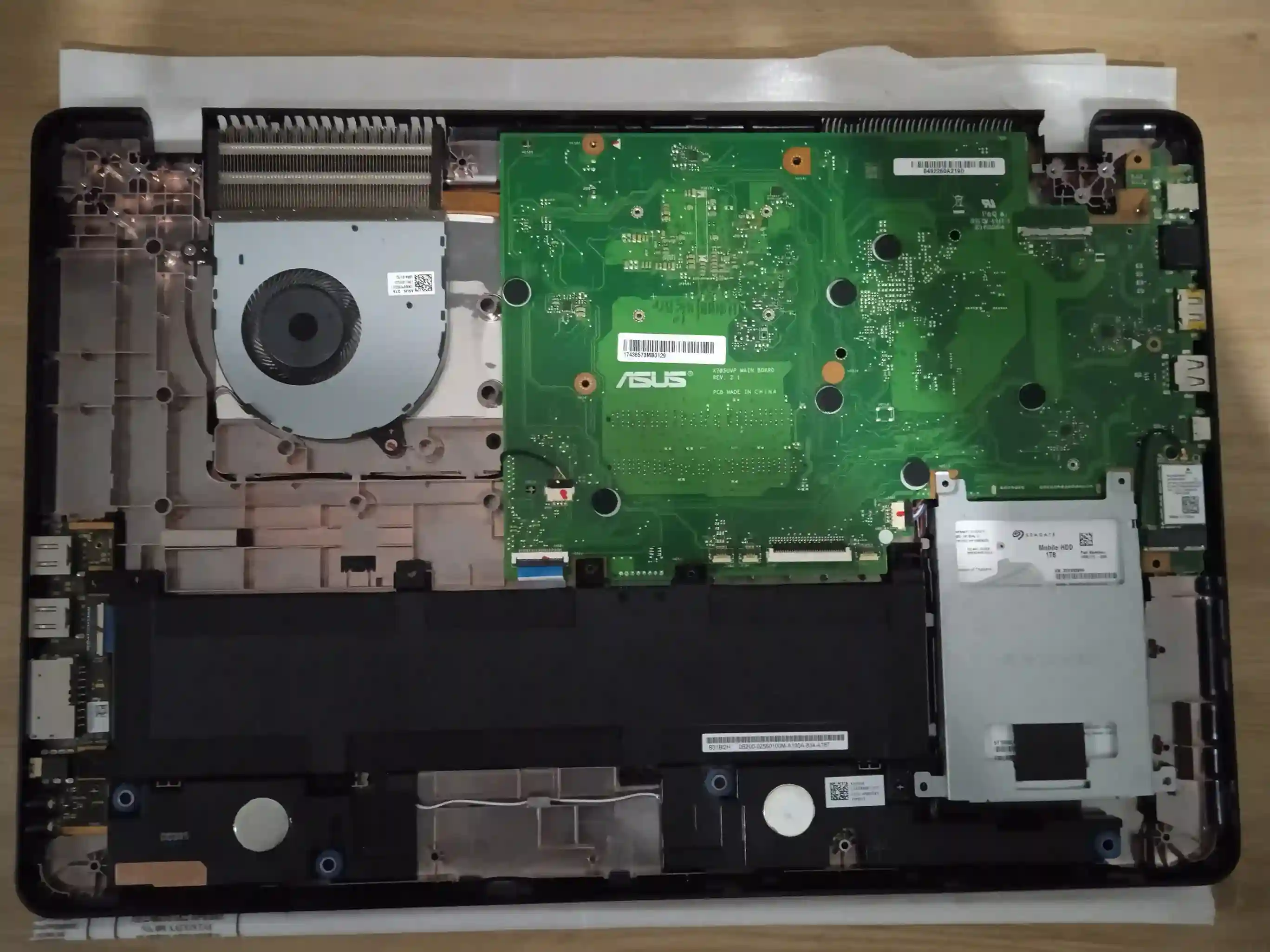 Image de  ASUS <br><br> Charnière