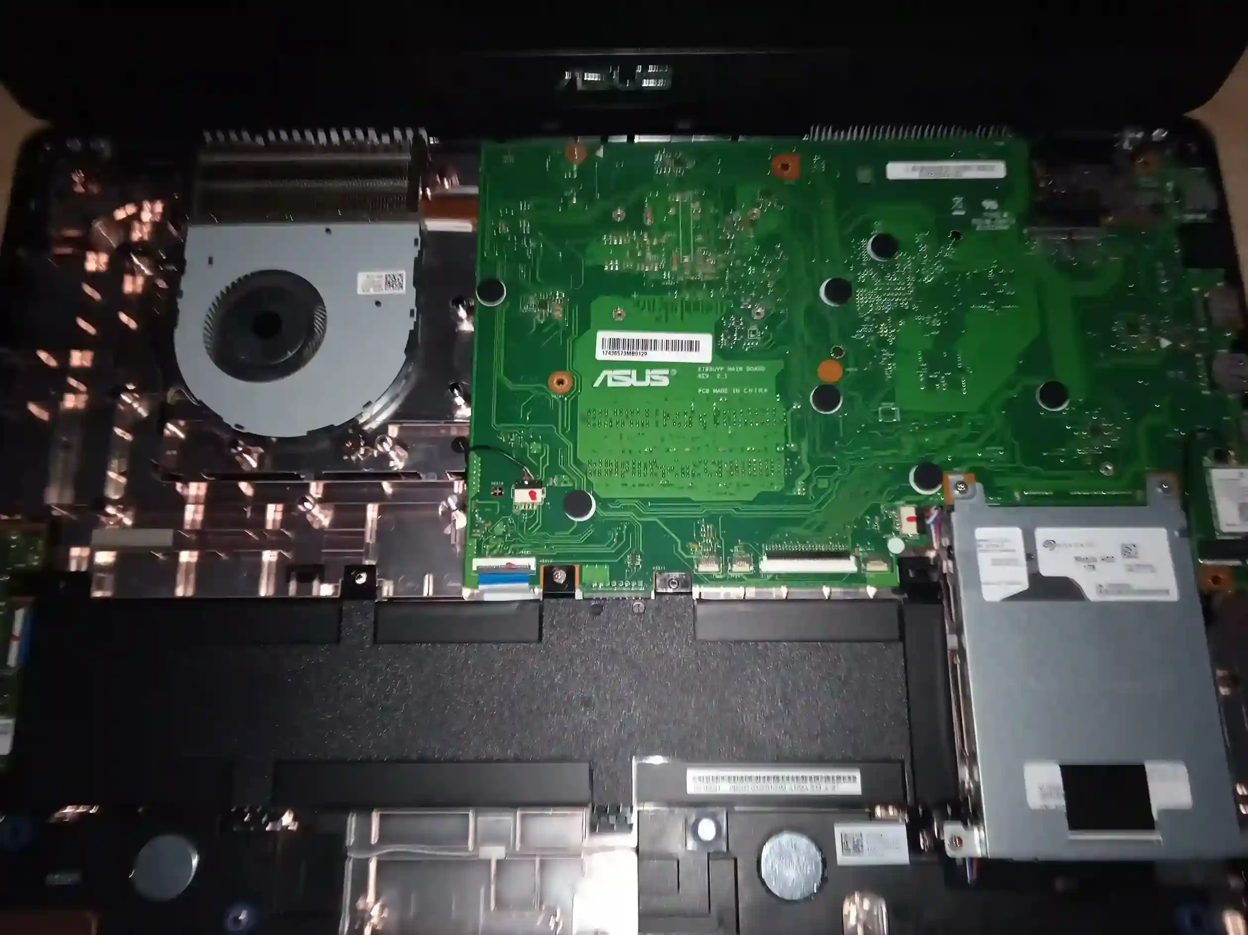 Image de  ASUS <br><br> Charnière