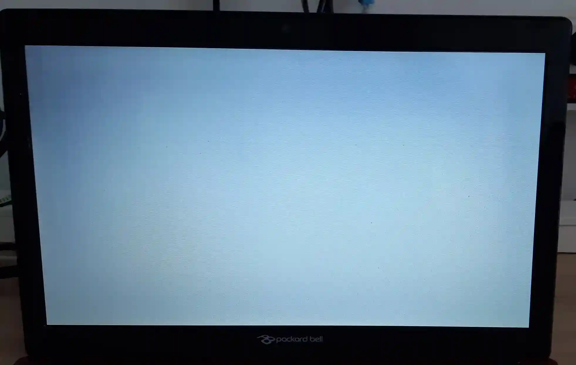 Image de  PACKARD-BELL <br><br>Changement dalle