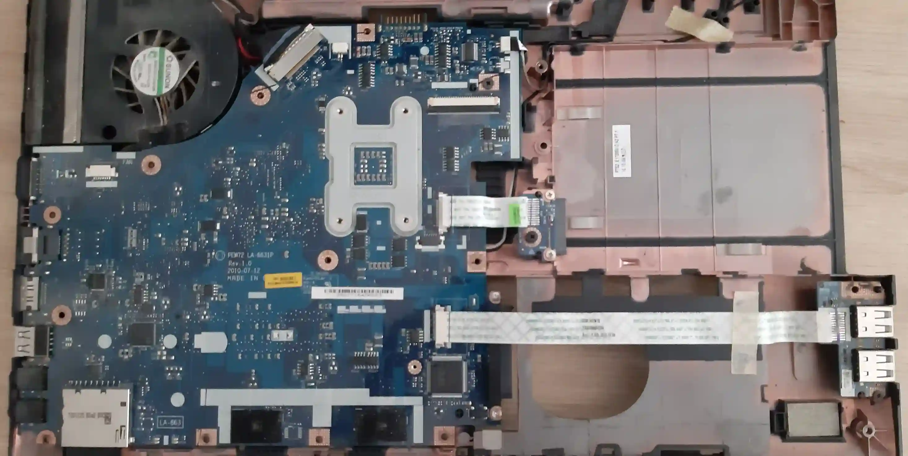 Image de  PACKARD-BELL <br><br>Changement dalle