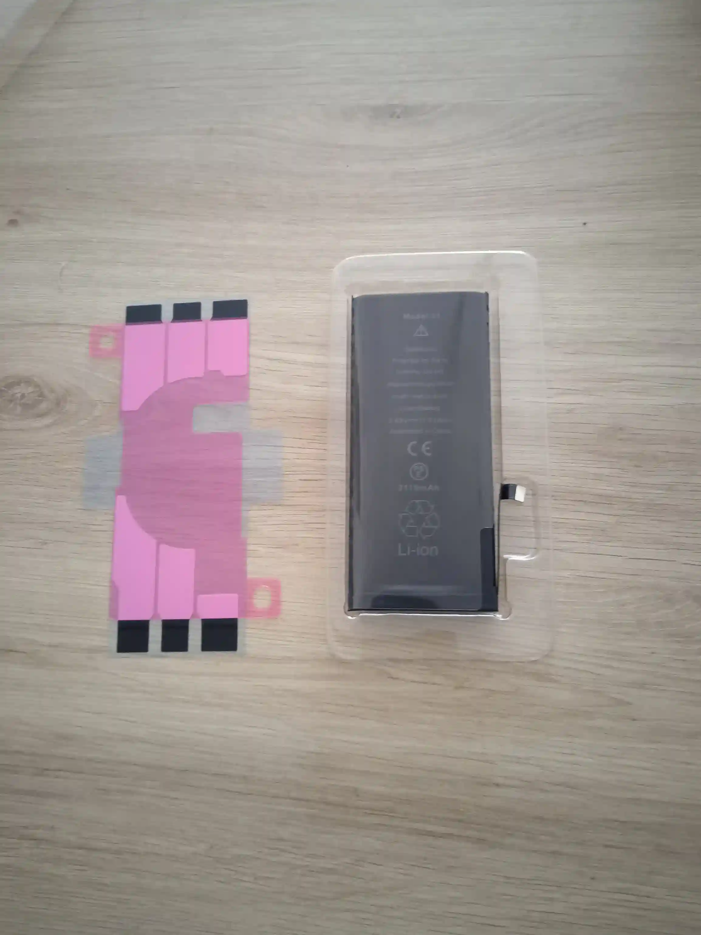 Image de iPhone 11 <br>Connecteur, batterie et écran