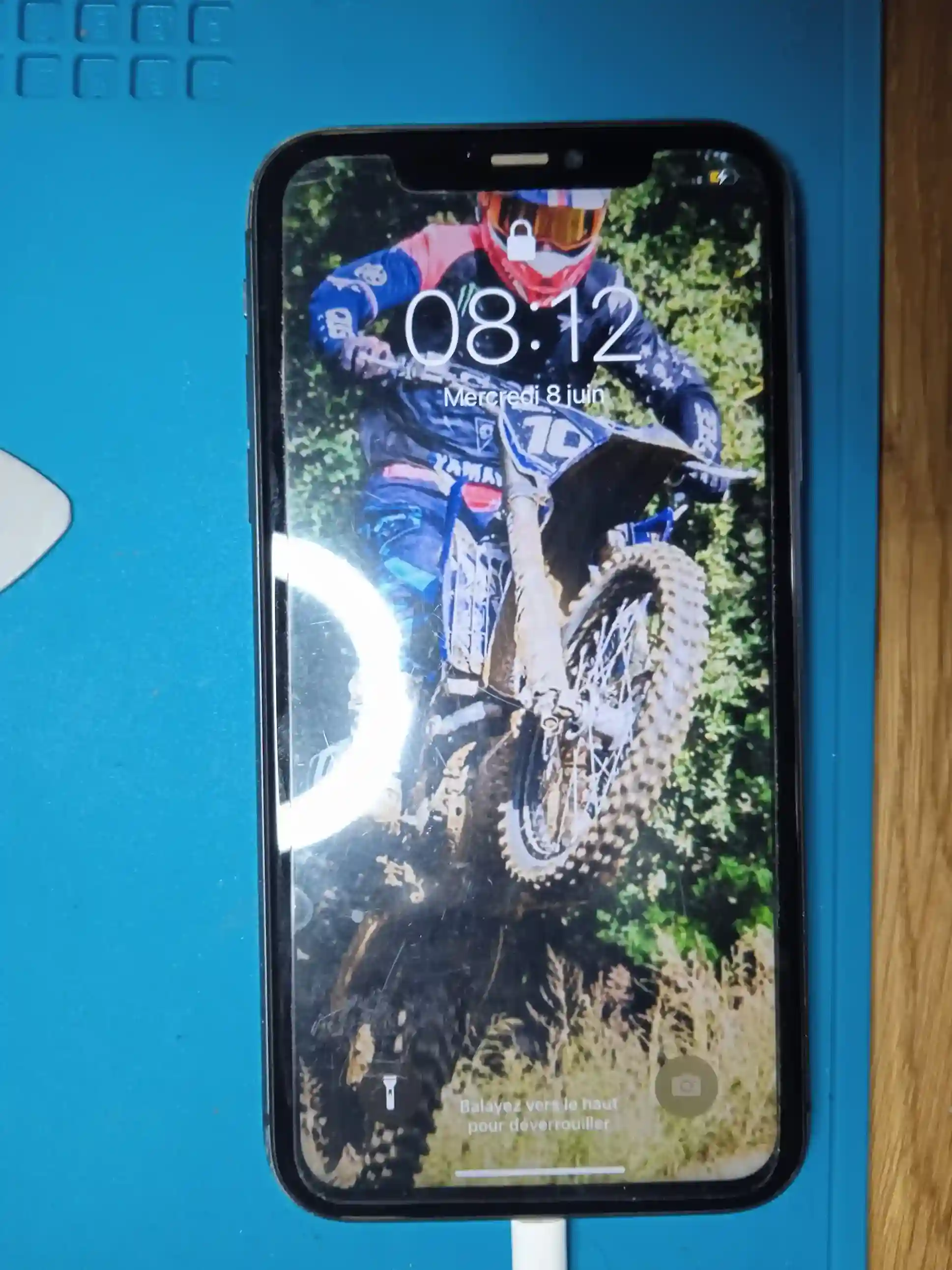 Image de iPhone 11 <br>Connecteur, batterie et écran